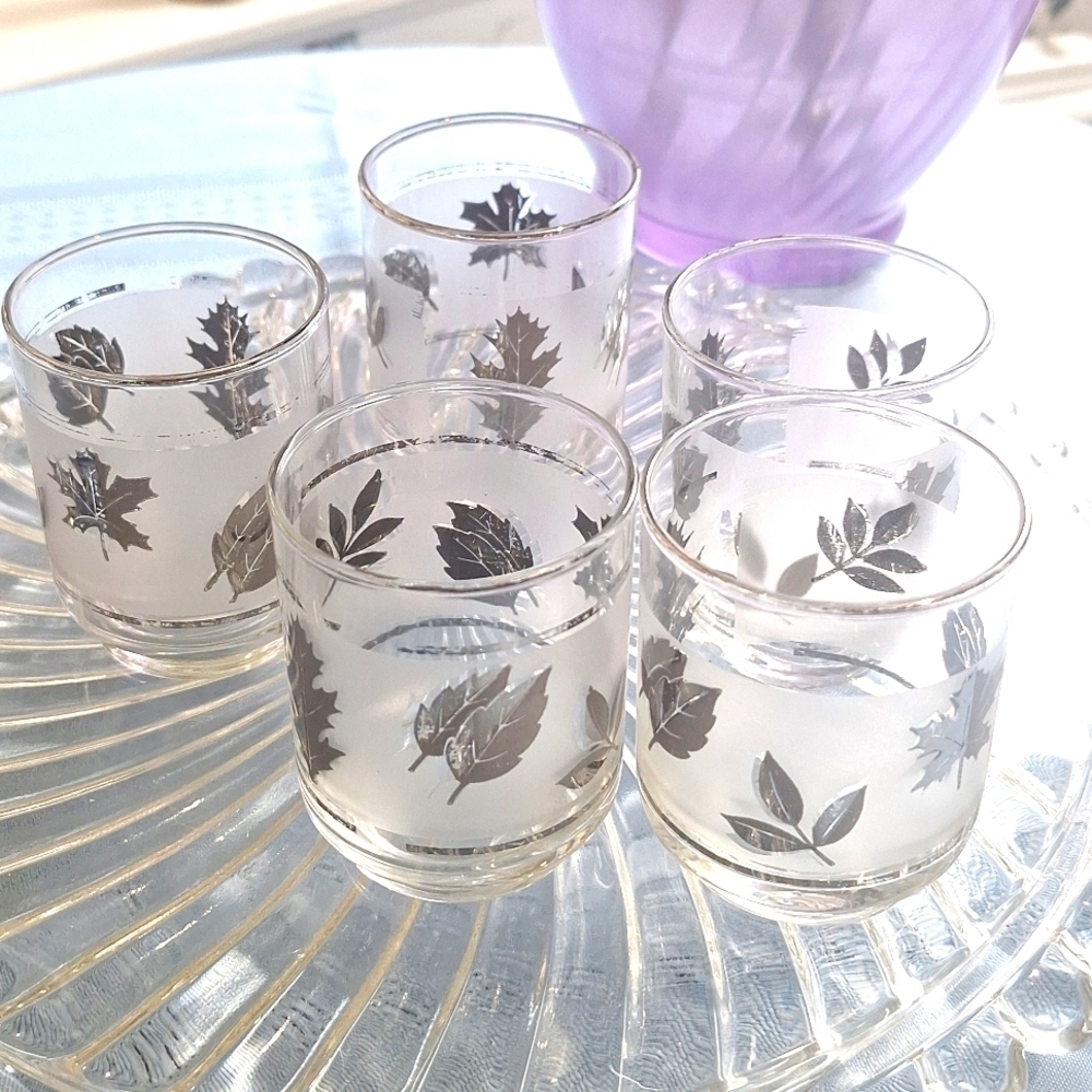 Set of 5 Mid Century Modern Libbey autumn leaf glassware 4oz shot